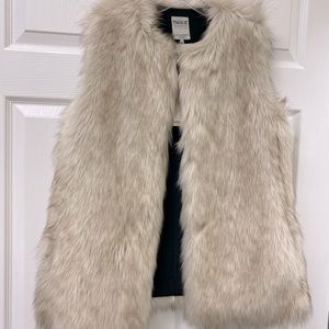 Zara faux fur vest!!